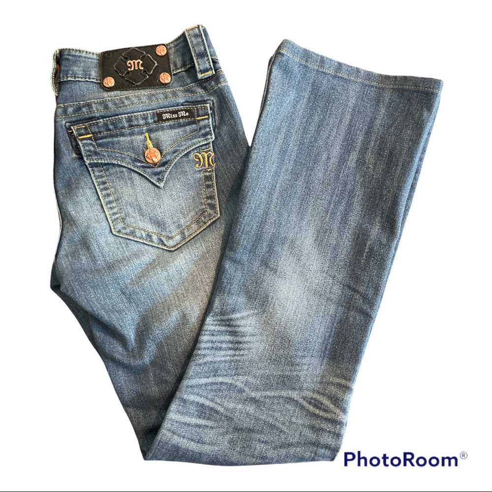 ⚠️CLOSET CLOSING⚠️ Miss Me Signature Boot Cut Jeans